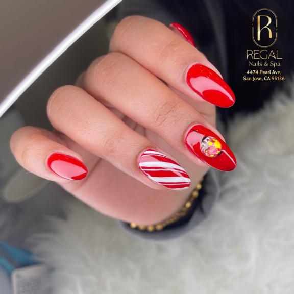 Signature and trending nail art this December 2024